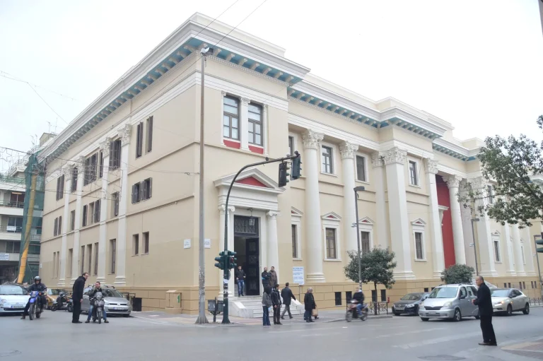 Απειλή για βόμβα στο Δικαστικό Μέγαρο Πάτρας – Εκκενώθηκε το κτίριο (βίντεο)