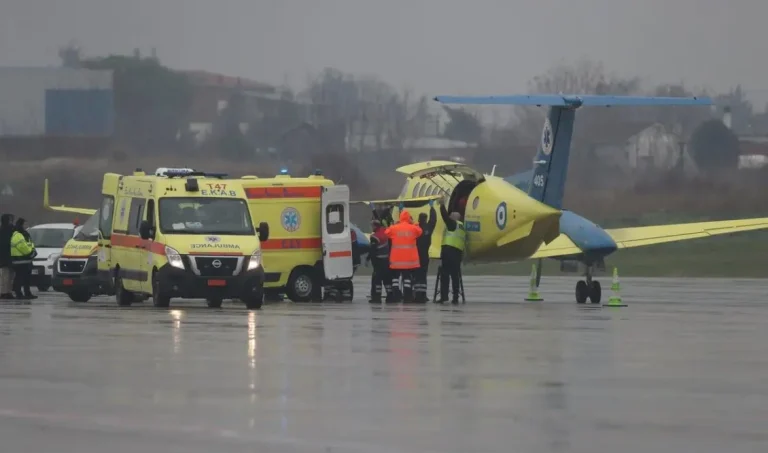 Αεροδιακομιδή έξι ανήλικων από τη Χίο στην Αθήνα μετά το πολύνεκρο ναυάγιο