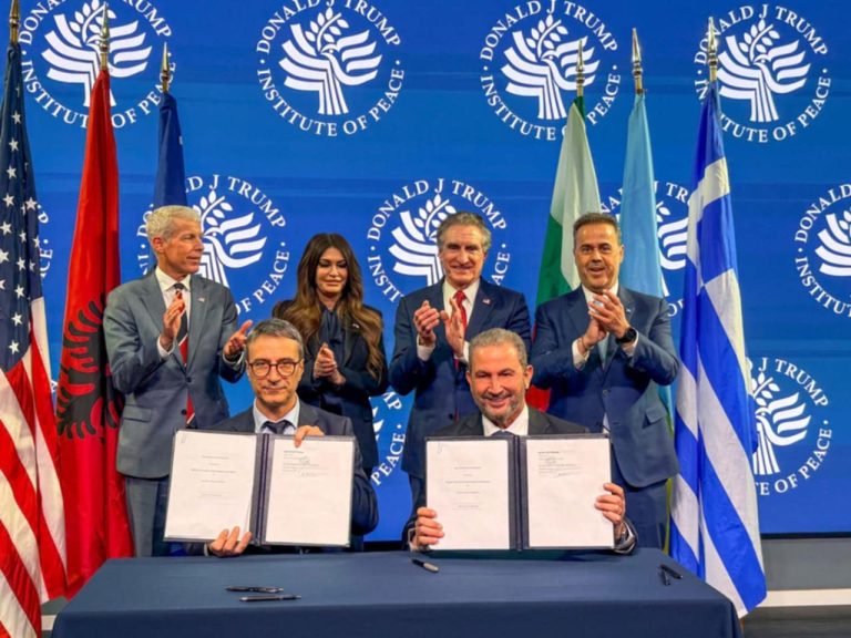 Η Ελλάδα στο επίκεντρο της ενέργειας: Νέες συμφωνίες LNG με 4 χώρες για τον Κάθετο Διάδρομο (photo)