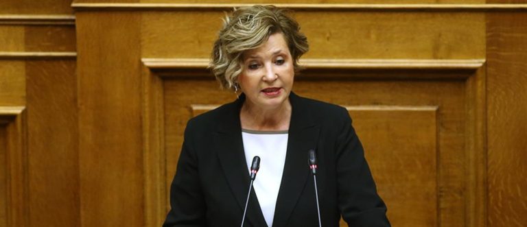 Γιατί η Όλγα Γεροβασίλη πρέπει να… περιμένει για να στείλει την επιστολή ανεξαρτητοποίησης στον πρόεδρο της Βουλής