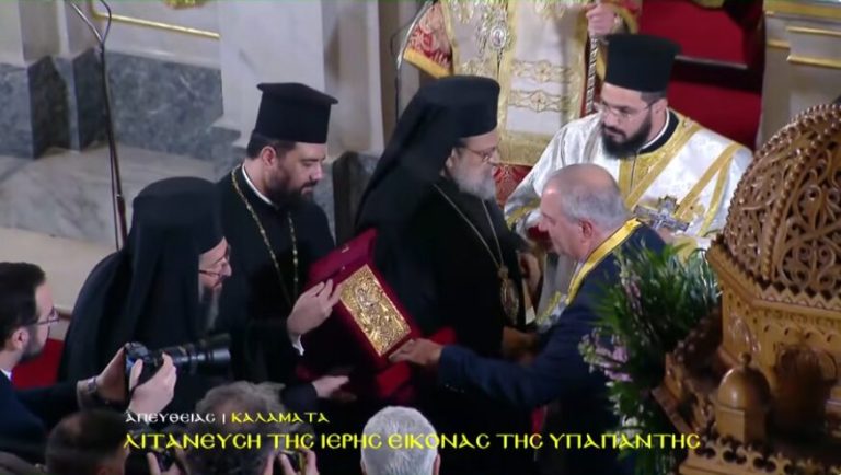 Εγκώμια και βράβευση για τον Κώστα Καραμανλή από τον Μητροπολίτη Μεσσηνίας