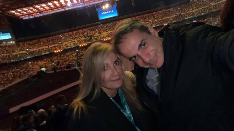 Στο Μιλάνο Κυριάκος Μητσοτάκης – Μαρέβα Γκραμπόφσκι, στην τελετή έναρξης των Χειμερινών Ολυμπιακών Αγώνων (photo)