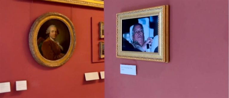 Κρέμασαν τη φωτογραφία από τη σύλληψη του Άντριου στο Λούβρο (VIDEO)