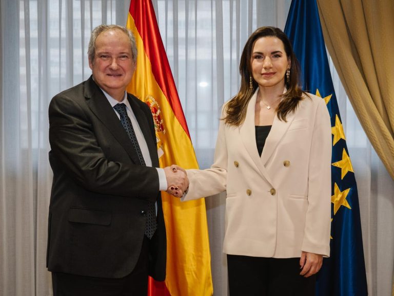 Τουριστικό «μέτωπο» Ελλάδας και Ισπανίας: Συνάντηση Όλγας Κεφαλογιάννη – Hereu στη Μαδρίτη