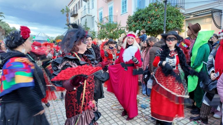 Το Ναύπλιο γιόρτασε την Κυριακή της Αποκριάς (photo+video)
