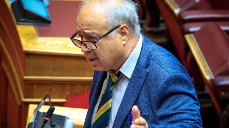 Διαγραφή με… εκρηκτικά απόνερα στη Λέσβο