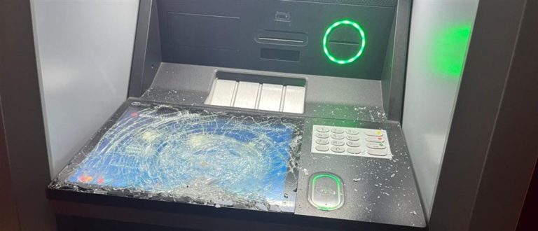 Κουκουλοφόροι έσπασαν ΑΤΜ και κατάστημα στην Πατησίων (VIDEO)