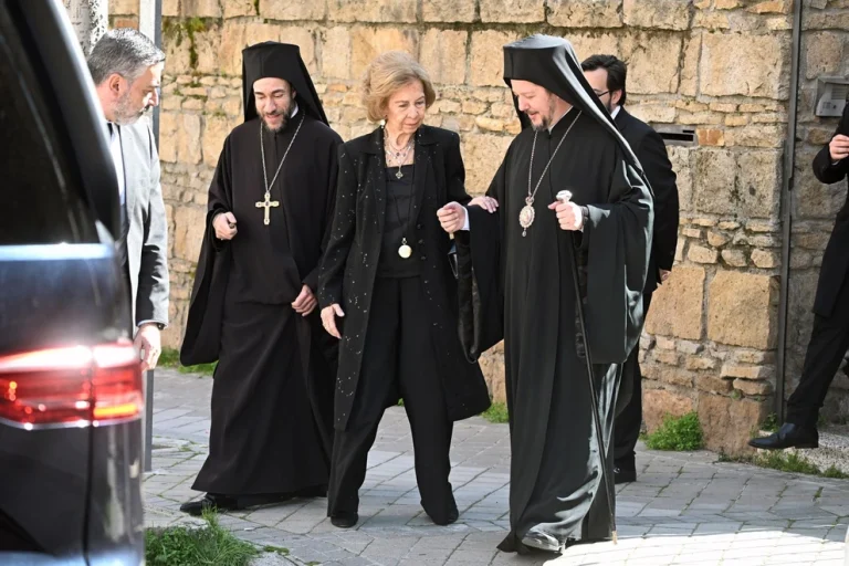 Η βασίλισσα Σοφία τιμά την πριγκίπισσα Ειρήνη – Οι ηχηρές απουσίες του βασιλικού ζεύγους
