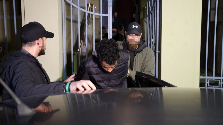 Προφυλακιστέος ο φερόμενος διακινητής για το πολύνεκρο ναυάγιο στη Χίο