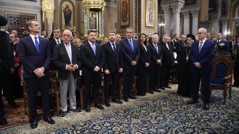 Η δοξολογία στην Μητρόπολη με τον πρωθυπουργό και όλα τα «μεγάλα» πολιτικά ονόματα (photo)