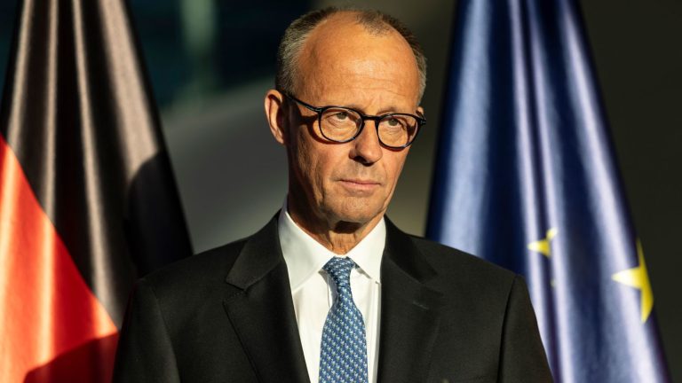 Μέρτς: Λάθος η χαλάρωση των κυρώσεων κατά της Ρωσίας