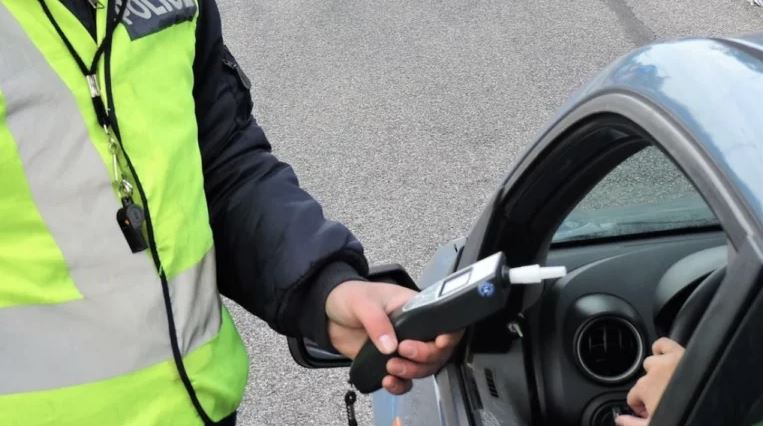 Μπλόκα – γίγας στη Σταδίου: Σαρωτικοί έλεγχοι αλκοόλ με στόχο την οδική ασφάλεια