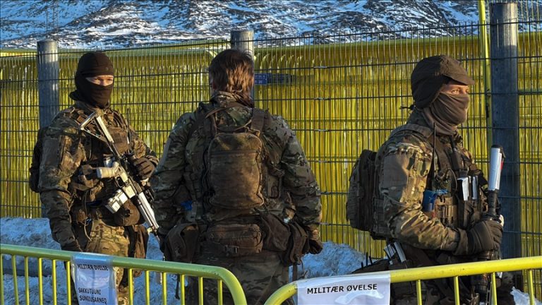 Δανία σε ετοιμότητα: Εκρηκτικά και φιάλες αίματος για ενδεχόμενη αμερικανική εισβολή στη Γροιλανδία