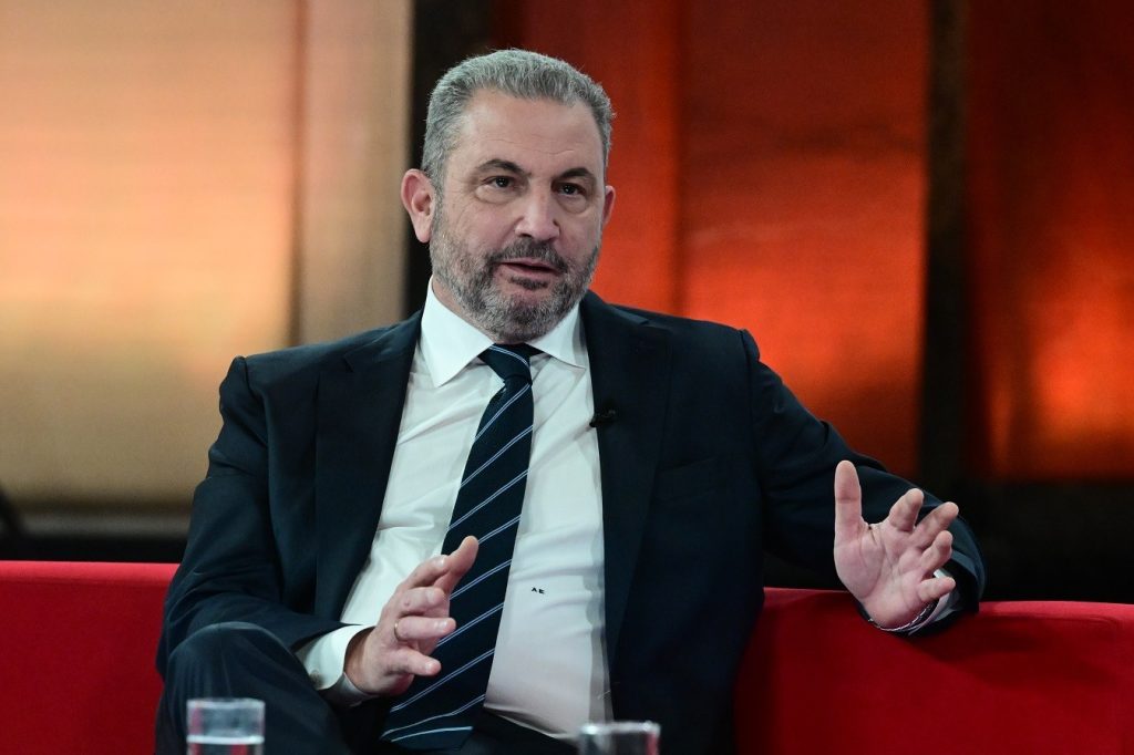 Γιατί ο Εξάρχου φωνάζει για την Ευρώπη – Οι στόχοι της Τιτάν – Τι ψάχνουν οι σορτάκηδες στο ΧΑ – Τα καρφιά Μεγάλου στη Revolut – Τι είναι ο «κωδικός» 100-60