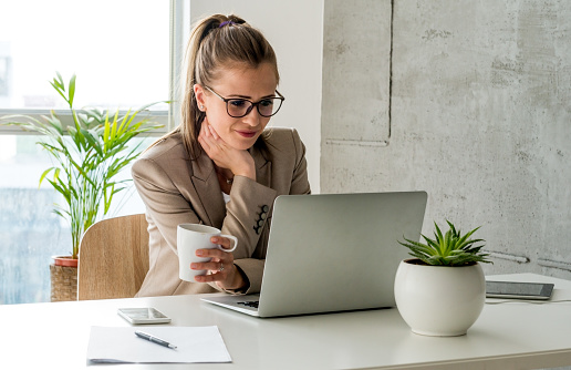 Δέκα επαγγέλματα όπου οι γυναίκες… κυριαρχούν και μάλιστα με υψηλούς μισθούς