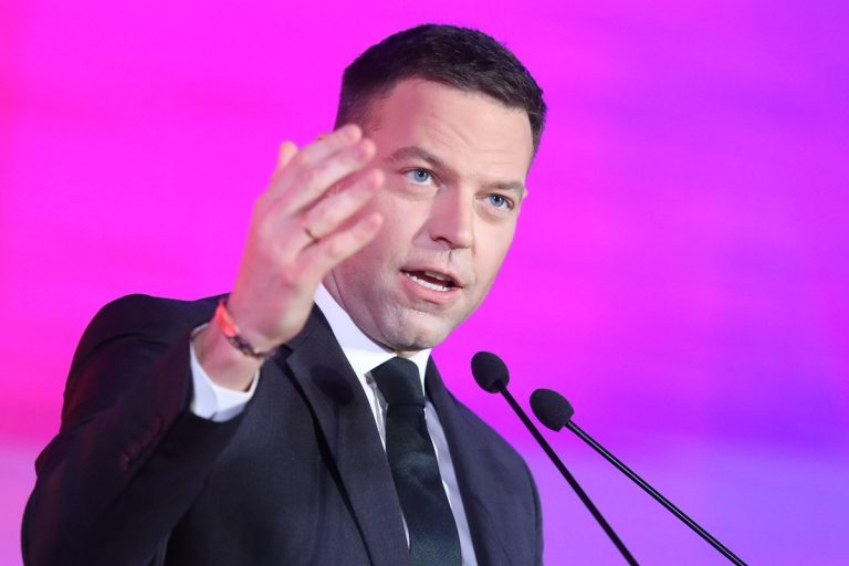 Στέφανος Κασσελάκης στην «Political»: Ένας «ισχυρός προοδευτικός πόλος» δεν χτίζεται με ανακύκλωση προσώπων