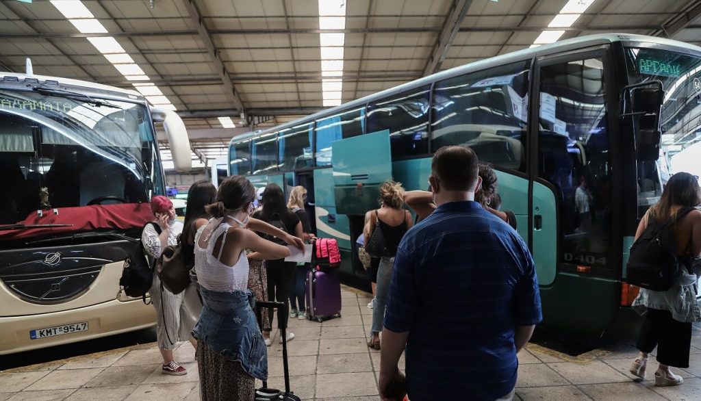 Αλμυρός ο λογαριασμός για τους εκδρομείς του Πάσχα – Οι αυξήσεις στα καύσιμα και στα διόδια είναι η αιτία