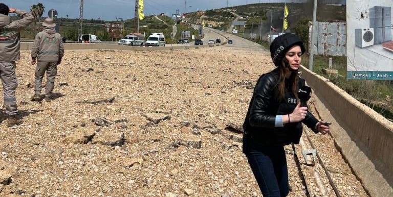Λίβανος: Έκρηξη πριν από λίγο δίπλα στο συνεργείο της ΕΡΤ (Video)