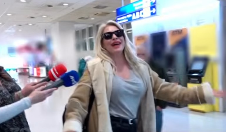Ελένη Μενεγάκη: «Σας παρακαλώ πηγαίντε σπίτι σας, είναι βράδυ»-Σε ποιους το είπε;  (Video)