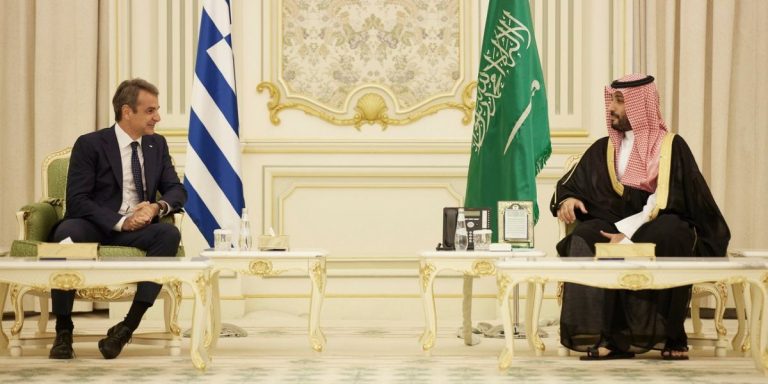 Επικοινωνία Μητσοτάκη με τον πρίγκιπα διάδοχο της Σαουδικής Αραβίας: Στο επίκεντρο για τις εξελίξεις στη Μέση Ανατολή