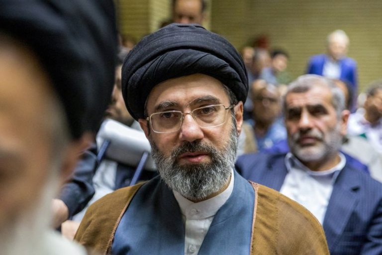 Ντόναλντ Τραμπ: Η CIA με ενημέρωσε ότι ο Μοτζτάμπα Χαμενεΐ είναι γκέι (βίντεο)