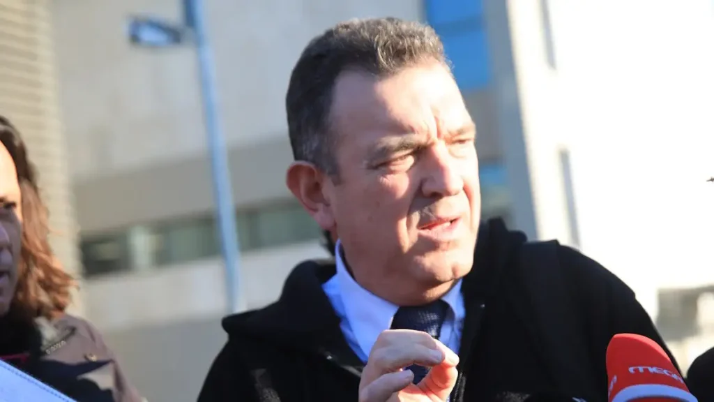 Ο Παπαδόπουλος ξαναχτυπά