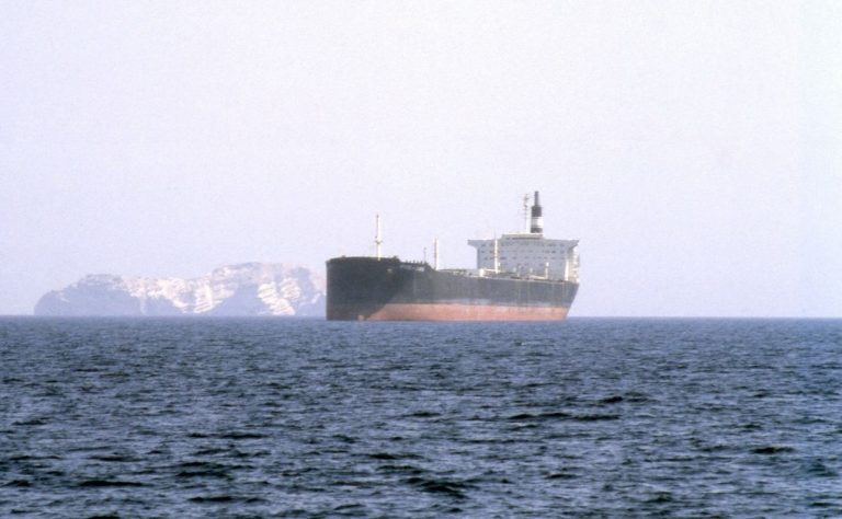 Ναυτιλία και ενέργεια σε νέα φάση κινδύνου λόγω του Ιράν