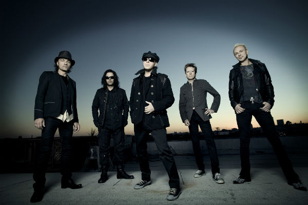 Scorpions 1990: Ιστορική στιγμή στην Αθήνα όταν τραγούδησαν Μαρινέλλα (Video)