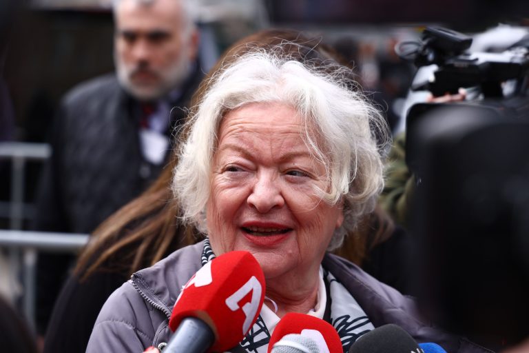 Κηδεία Μαρινέλλας: Συντετριμμένη η Τσανακλίδου, συγκινημένος ο Γιώργος Μαργαρίτης (Video)