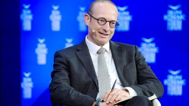 ΕΚΤ από Δελφούς: «Τρομακτική μεταστροφή» των ελληνικών τραπεζών – Από 45% τα κόκκινα δάνεια κάτω από 5%