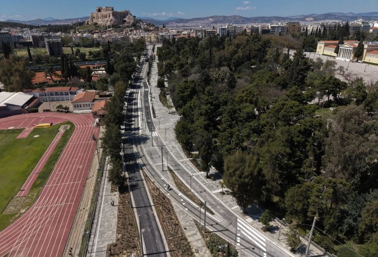 Ανταλλαγή πυρών Μενδώνη – Δούκα για την Βασιλίσσης Όλγας