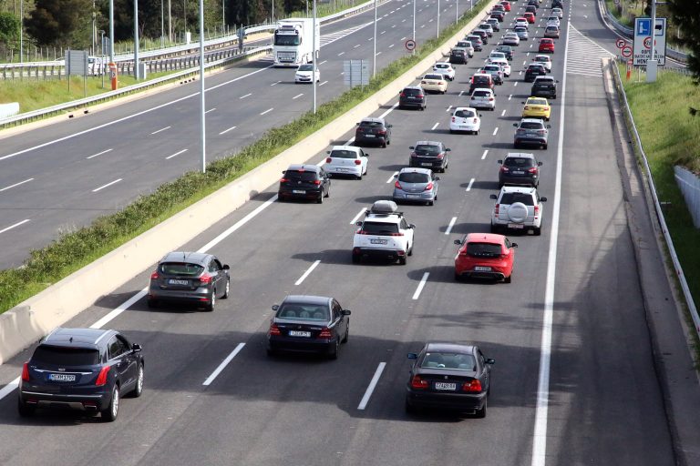 Σημαντικές επιβαρύνσεις στην κυκλοφορία στις δύο εθνικές οδούς