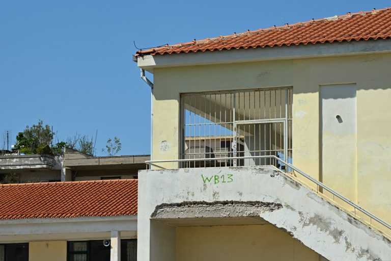 Χαϊδάρι: Σε σταθερή αλλα ιδιαίτερα κρίσιμη κατάσταση παραμένει η 13χρονη – Τι ανέφερε η διευθύντρια του σχολείου (vid)
