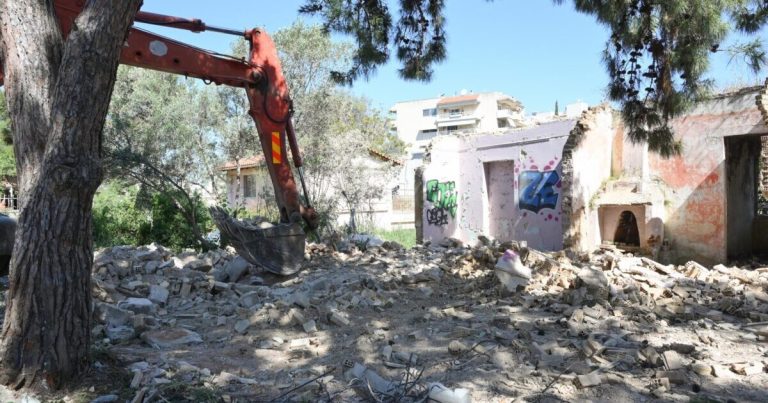 Κατεδαφίσεις αυθαιρέτων στο Ρέμα Πικροδάφνης για αντιπλημμυρική προστασία