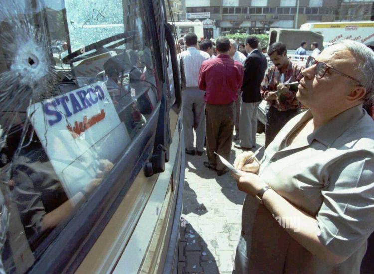 Σαν σήμερα 18 Απριλίου: Η επίθεση των ισλαμιστών που κόστισε 18 ελληνικές ζωές στο Κάιρο (Video)