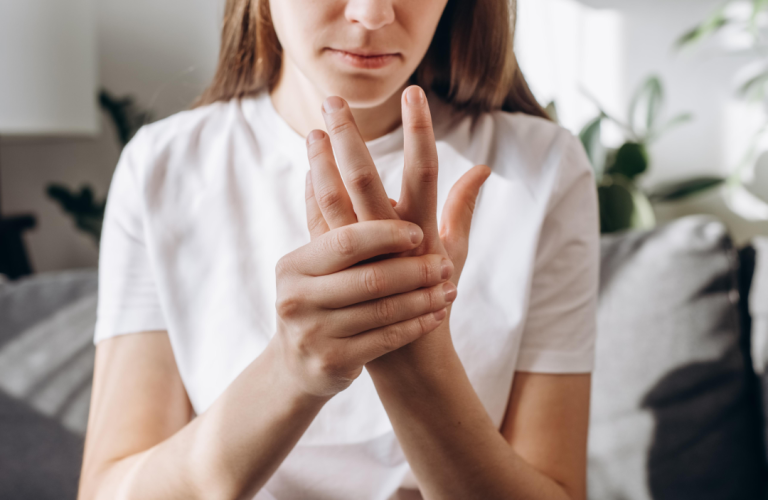 Κάνε αυτό το τεστ με το χέρι σου για να δεις αν είσαι… Εξωγήινος!