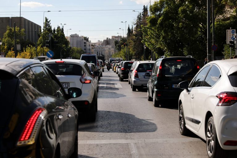 Τέλη κυκλοφορίας με τον μήνα: Άνοιξε η πλατφόρμα για άρση ακινησίας οχημάτων