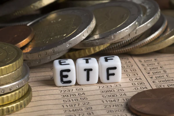 ETF ή μετοχές; Το δίλημμα που καθορίζει πόσο ρίσκο παίρνεις στις επενδύσεις σου