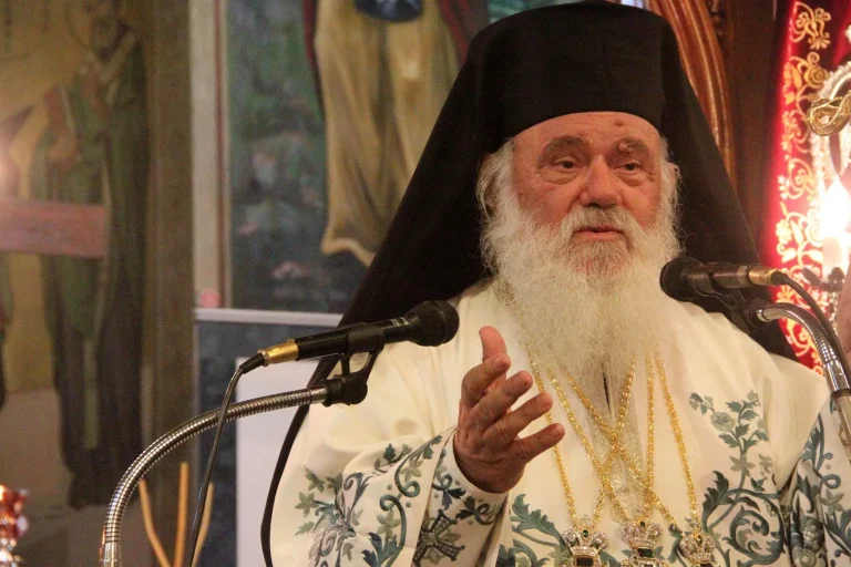 Αρχιεπίσκοπος Ιερώνυμος: «Η βία δεν μπορεί να καταργήσει την αγάπη» – Το αναστάσιμο μήνυμα ελπίδας και πίστης