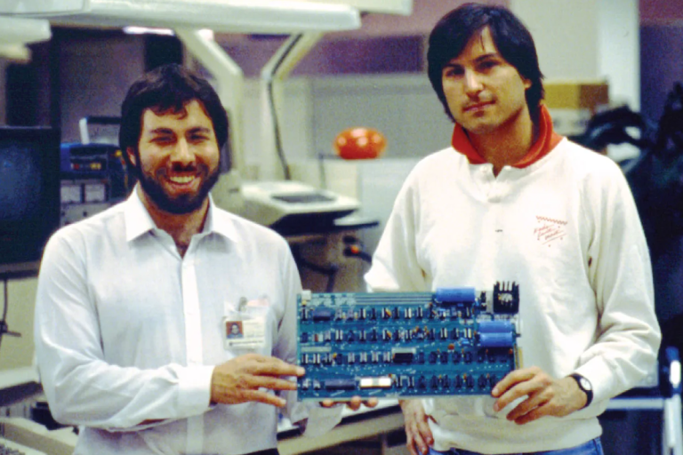 Σαν σήμερα 1 Απριλίου: Το 1976 ιδρύεται η Apple – Η πορεία των 50 ετών