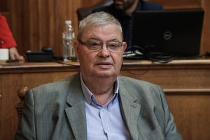 Καταιγίδα εξελίξεων για τον Αλέξανδρο Καχριμάνη: Σε πολιτική πίεση και μετωπική σύγκρουση με ΜΜΕ και αντιπολίτευση