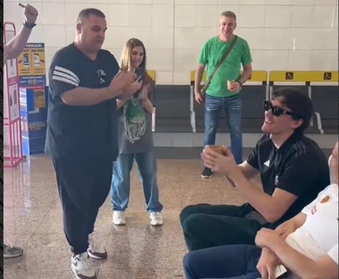 «Μου χάρισες αστέρια πολλά…»: Ο Παναθηναϊκός τραγουδά και ο Όσμαν απαντά (Video)