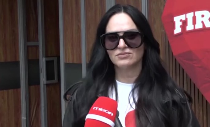 Ζενεβιέβ Μαζαρί: «Το ανακοινώνω επίσημα. Δύο μήνες τώρα το κρύβαμε» (Video)