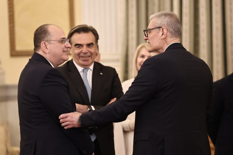 Ορκίστηκε η νέα κυβέρνηση στο Προεδρικό Μέγαρο (photo)