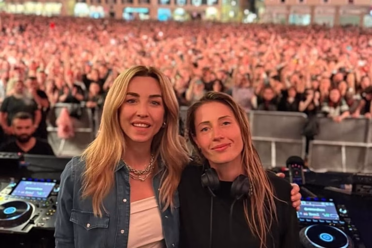 Η techno δήμαρχος που έγινε πολιτικό φαινόμενο – Η «αντι‑Μελόνι» που αναστατώνει την Ιταλία (Video&Photos)