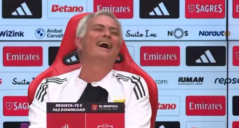 Η ατάκα-ρουκέτα δημοσιογράφου που αποστόμωσε τον Μουρίνιο και τον έκανε να το ρίξει στο γέλιο (Video)