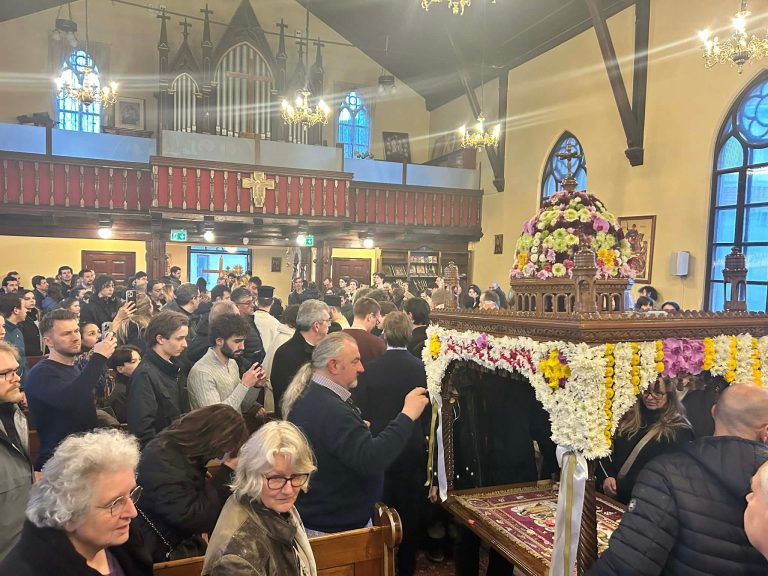 Η ελληνική κοινότητα που κρατά ζωντανή την παράδοση του Πάσχα στη Νορβηγία