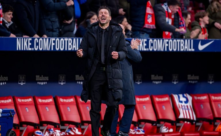 Από το «πάτε για ύπνο» στο «λιοντάρι που γάβγιζε»: Διπλό τρολάρισμα στην Μπαρτσελόνα (Video)