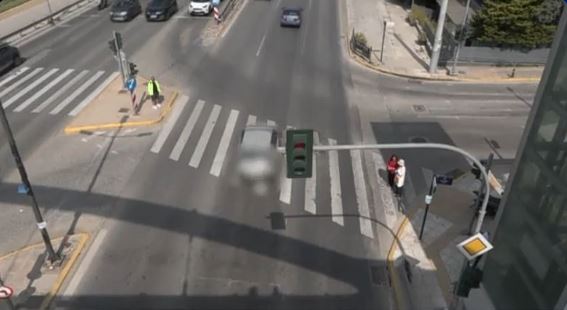 Κάμερα καταγράφει κάθε είδους τροχαίες παράβασεις στους άδειους δρόμους της Αθήνας (VIDEO)