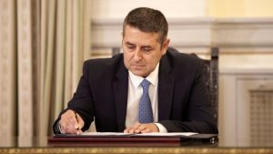 Σταθερή αλλά κρίσιμη η κατάσταση του Γιώργου Μυλωνάκη στη ΜΕΘ